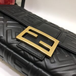 baguette-mini-black-fendi-pattern