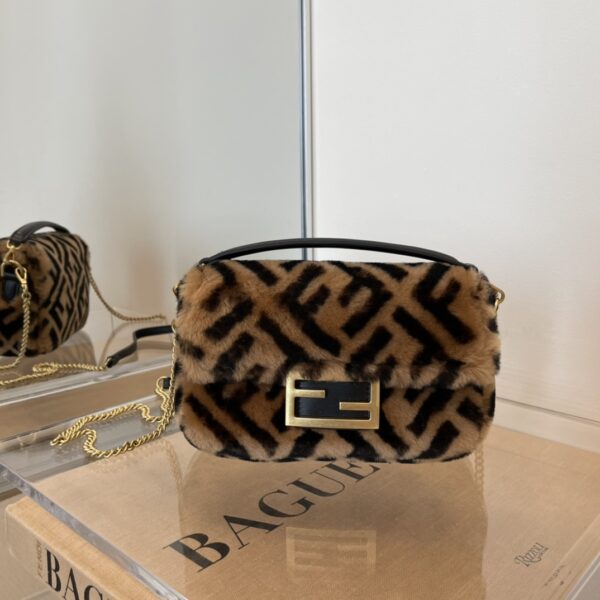 mini-baguette-bag