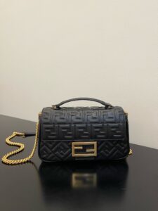 baguette-chain-midi-black