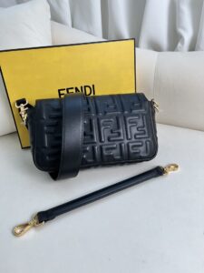 baguette-black-fendi-pattern