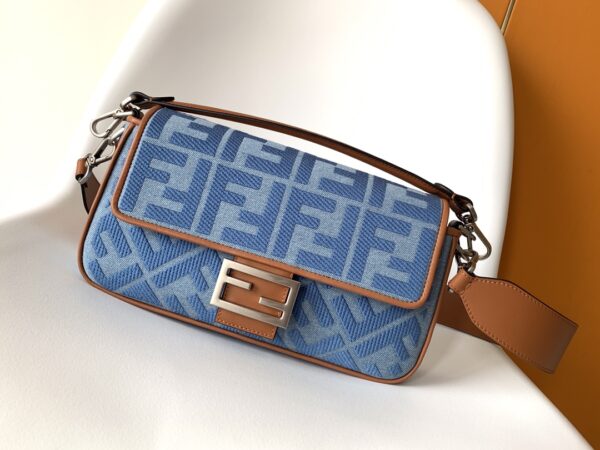 baguette-blue-fendi-pattern