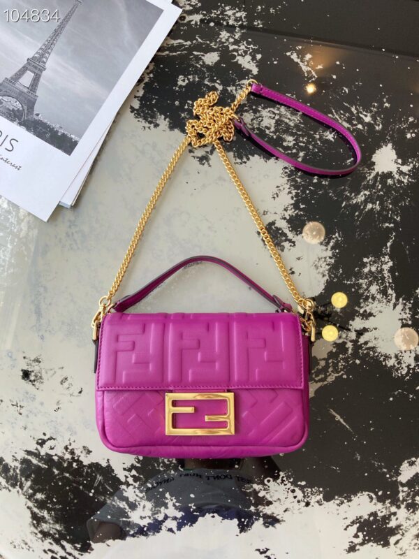 baguette-mini-shocking-pink