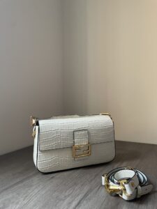 baguette-white-pattern