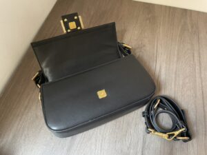 baguette-black-plain