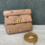 medium-roman-stud-the-shoulder-bag-in-denim-with-chain