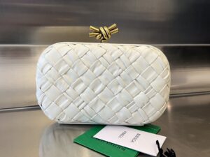 knot-chain-bag