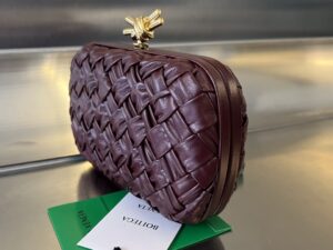 knot-chain-bag