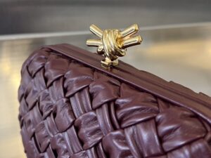 knot-chain-bag