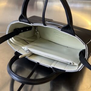 candy-arco-tote-bag