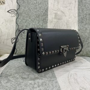 rockstud23-e-w-smooth-calfskin-shoulder-bag