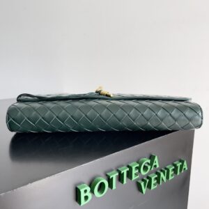 long-clutch-andiamo-with-handle-multi-color
