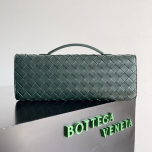 long-clutch-andiamo-with-handle-multi-color